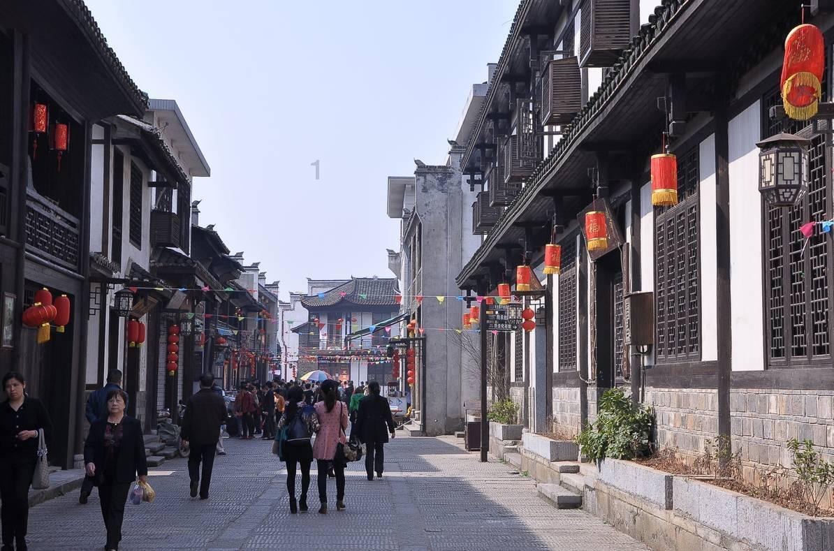 探索天涯问答交流平台大学了谈恋爱要不要告诉父母呢?